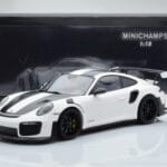 Porsche 911 GT2 RS 991.2 Weissach Package Бял Черни Магнезиеви Джанти Minichamps 1:18 - image 6 of 6