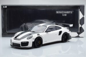 Porsche 911 GT2 RS 991.2 Weissach Package Бял Черни Магнезиеви Джанти Minichamps 1:18 153068309 Метал — снимка 6 от 6