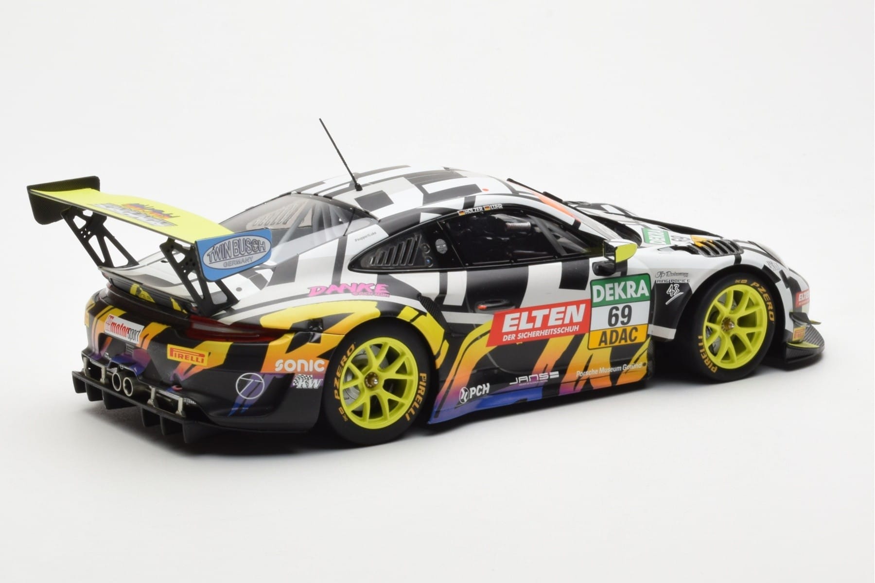 Porsche 911 991.2 GT3 R #69 Team Iron Force Racing Ring Police L. Luhr / M. Holzer ADAC GT Masters 2019 Minichamps 1:18 15319 — снимка 2 от 6