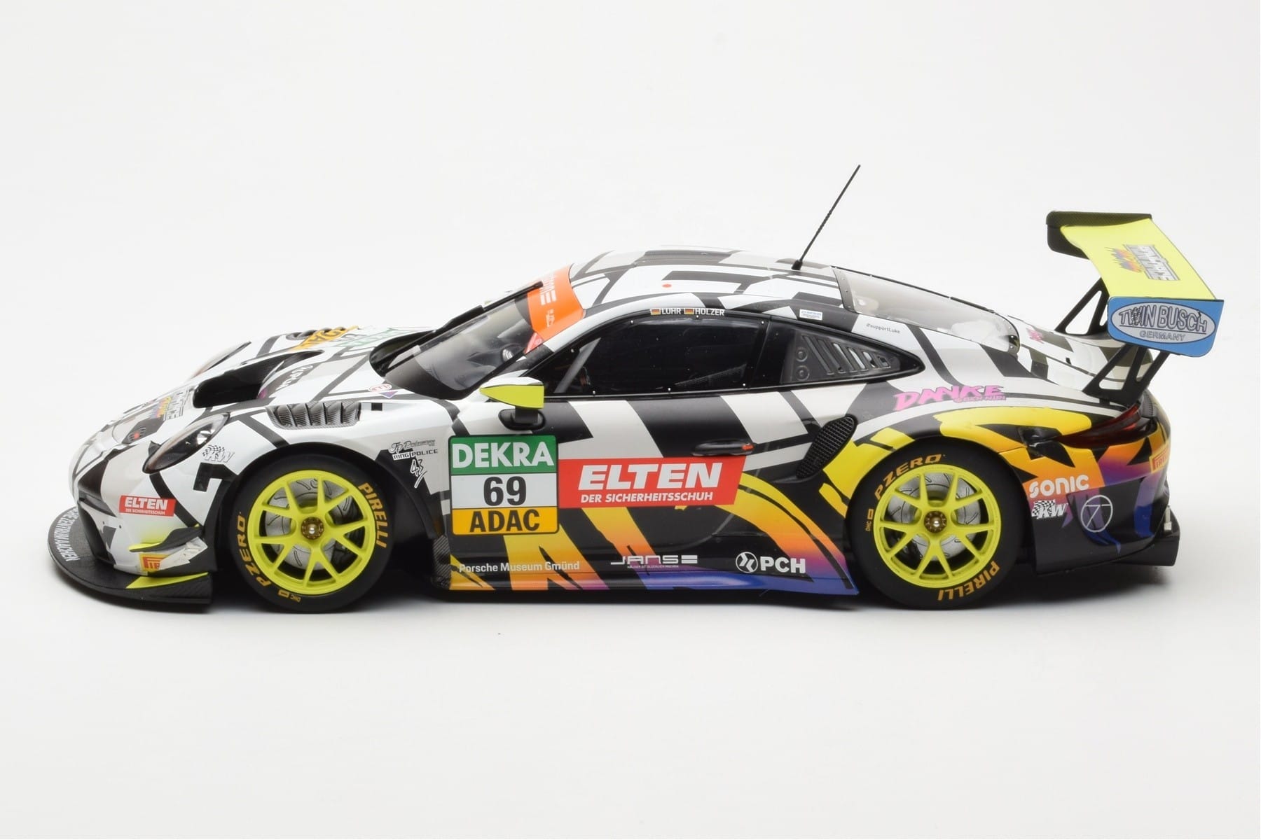 Porsche 911 991.2 GT3 R #69 Team Iron Force Racing Ring Police L. Luhr / M. Holzer ADAC GT Masters 2019 Minichamps 1:18 15319 — снимка 3 от 6