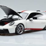 Porsche 911 992 GT3 Бял Norev 1:18 - image 2 of 7