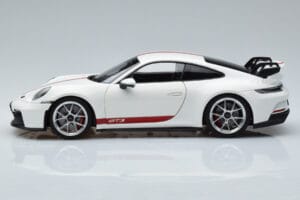 Porsche 911 992 GT3 Бял Norev 1:18 187306 Метал — снимка 4 от 7