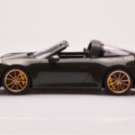 Porsche 911 992 Targa 4S Маслиненозелен GT Spirit 1:18 - image 3 of 6