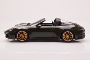 Porsche 911 992 Targa 4S Маслиненозелен GT Spirit 1:18 GT438 Смола — снимка 3 от 6