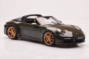 Porsche 911 992 Targa 4S Маслиненозелен GT Spirit 1:18 GT438 Смола — снимка 4 от 6