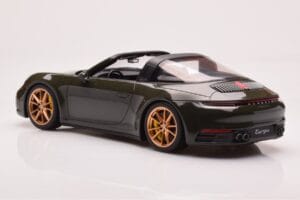 Porsche 911 992 Targa 4S Маслиненозелен GT Spirit 1:18 GT438 Смола — снимка 5 от 6