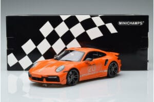 Porsche 911 992 Turbo S China 20th Anniversary Оранжев Minichamps 1:18 155069171 Метал — снимка 6 от 6