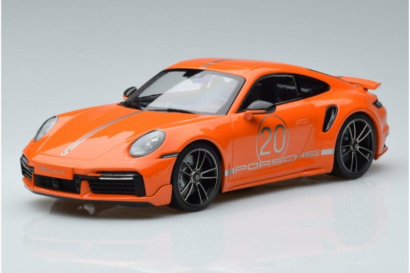 Porsche 911 992 Turbo S China 20th Anniversary Оранжев Minichamps 1:18