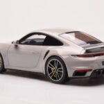 Porsche 911 992 Turbo S Crayon Сив GT Spirit 1:18 - image 5 of 6