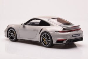 Porsche 911 992 Turbo S Crayon Сив GT Spirit 1:18 GT431 Смола — снимка 5 от 6