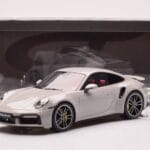 Porsche 911 992 Turbo S Crayon Сив GT Spirit 1:18 - image 6 of 6