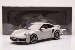 Porsche 911 992 Turbo S Crayon Сив GT Spirit 1:18 GT431 Смола — снимка 6 от 6