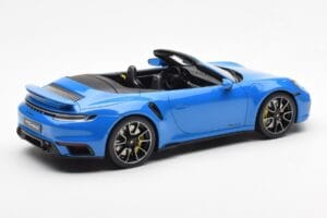 Porsche 911 992 Turbo S Shark Син GT Spirit 1:18 GT441 Смола — снимка 2 от 6