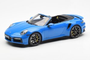 Porsche 911 992 Turbo S Shark Син GT Spirit 1:18