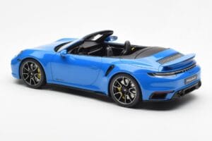 Porsche 911 992 Turbo S Shark Син GT Spirit 1:18 GT441 Смола — снимка 5 от 6