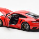 Porsche 911 992 Turbo S Sport Design Червен Minichamps 1:18 - image 5 of 8