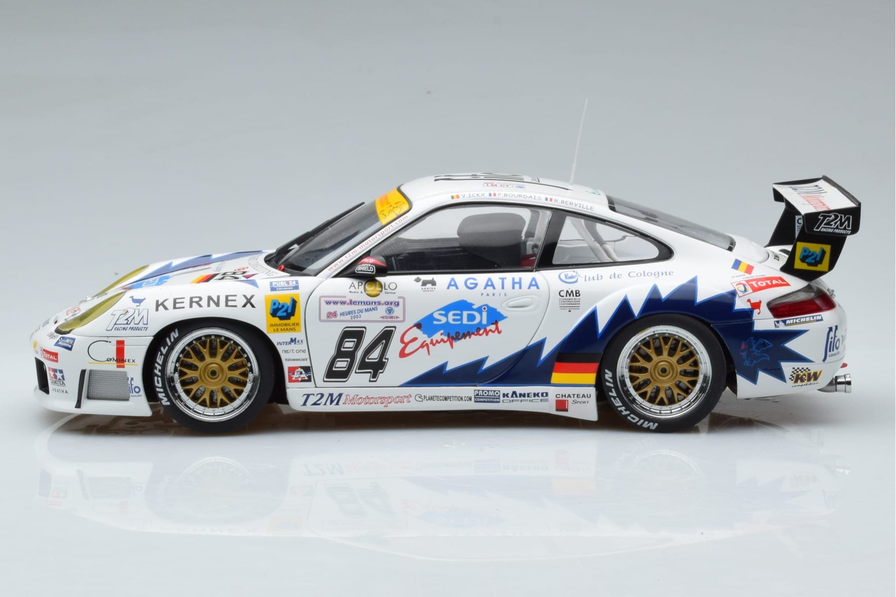 Porsche 911 996 GT3 R J. Ickx 24 Hours of Le Mans 2003 AUTOart 1:18 80379 Метал — снимка 4 от 7