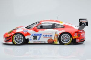 Porsche 911 GT3 R Frikadelli Racing Team #30 M. Muller / M. Arnold / F. Henzler / M. Campbell 24 Hours of Nurburgring 2018 Mi — снимка 3 от 6
