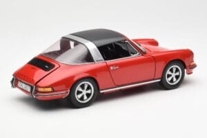 Porsche 911 Targa S Червен Schuco 1:18 450036200 Метал — снимка 4 от 9