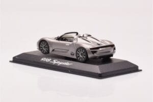 Porsche 918 Spyder Сив Металик Minichamps 1:43 WAP0201910B Метал — снимка 3 от 4