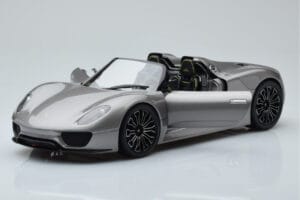 Porsche 918 Spyder Прототип Сив Металик Minichamps 1:18 110060030 Метал — снимка 2 от 7