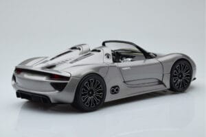 Porsche 918 Spyder Прототип Сив Металик Minichamps 1:18 110060030 Метал — снимка 3 от 7