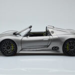 Porsche 918 Spyder Прототип Сив Металик Minichamps 1:18 - image 4 of 7