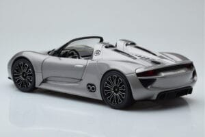 Porsche 918 Spyder Прототип Сив Металик Minichamps 1:18 110060030 Метал — снимка 5 от 7