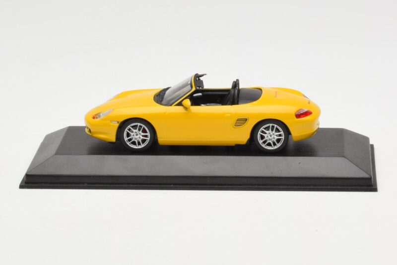 Porsche Boxster 986 Жълт Minichamps 1:43