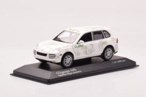 Porsche Cayenne Concept Schaeffler Gruppe Automotive Minichamps 1:43 PORSCHE-264306 Метал — снимка 2 от 4