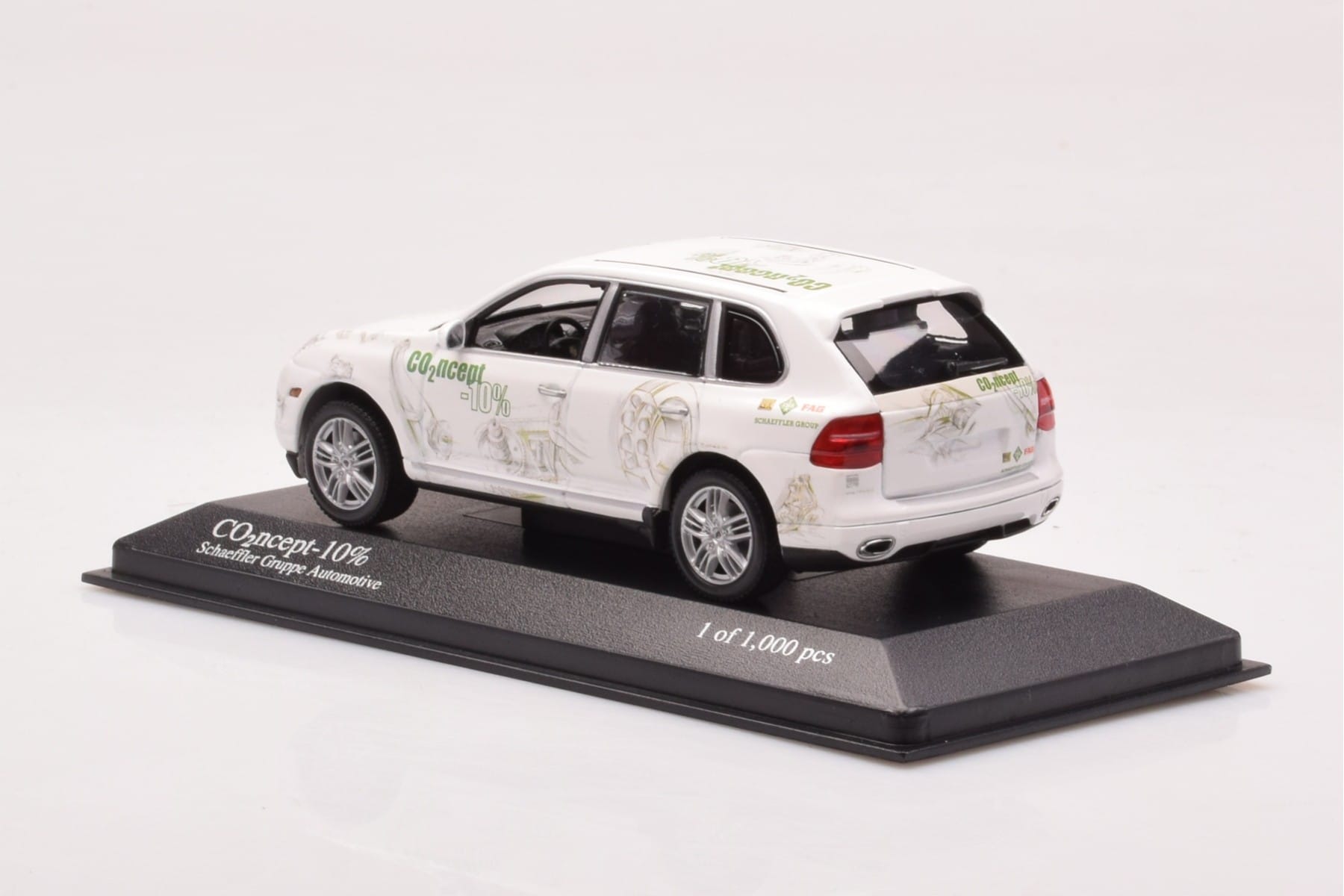 Porsche Cayenne Concept Schaeffler Gruppe Automotive Minichamps 1:43 PORSCHE-264306 Метал — снимка 3 от 4