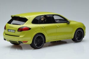 Porsche Cayenne GTS 92A Peridot Зелен GT Spirit 1:18 GT020A Смола — снимка 2 от 6