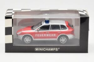 Porsche Cayenne S Feuerwehr Minichamps 1:43 WAPC02060116 Метал — снимка 4 от 4