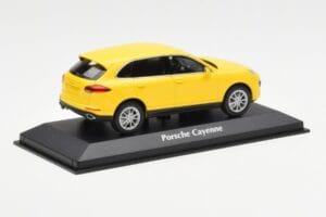 Porsche Cayenne 92A Жълт MaxiChamps 1:43 940063201 Метал — снимка 2 от 4
