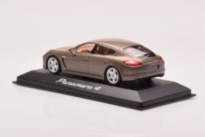 Porsche Panamera 970 4 Бежово Металик Minichamps 1:43 WAP02000319 Метал — снимка 3 от 4