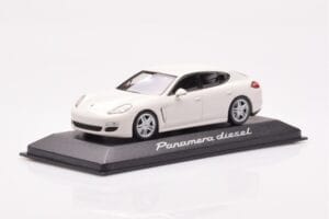 Porsche Panamera 970 Diesel Carrara Бял Minichamps 1:43 WAP0200090C Метал — снимка 2 от 4