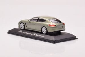 Porsche Panamera 970 S Hybrid Critall Зелен Minichamps 1:43 WAP0205010A Метал — снимка 3 от 4
