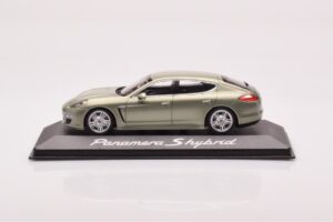 Porsche Panamera 970 S Hybrid Critall Зелен Minichamps 1:43