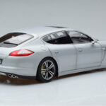 Porsche Panamera 970 Turbo Сребърен Norev 1:18 - image 3 of 7