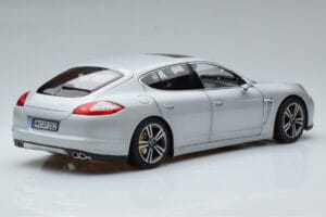 Porsche Panamera 970 Turbo Сребърен Norev 1:18 187609 Метал — снимка 3 от 7
