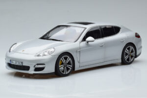 Porsche Panamera 970 Turbo Сребърен Norev 1:18