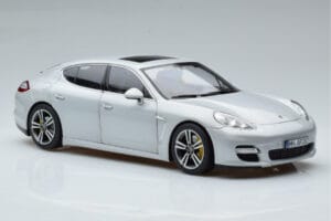 Porsche Panamera 970 Turbo Сребърен Norev 1:18 187609 Метал — снимка 5 от 7