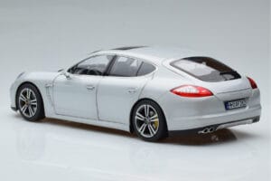 Porsche Panamera 970 Turbo Сребърен Norev 1:18 187609 Метал — снимка 6 от 7