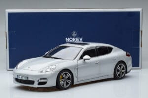 Porsche Panamera 970 Turbo Сребърен Norev 1:18 187609 Метал — снимка 7 от 7