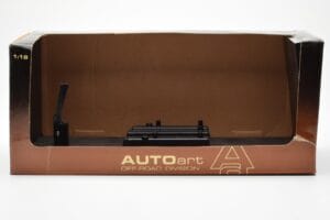 Range Rover P38 4.6 HSE Черно Металик AUTOart 1:18 70017 Метал — снимка 3 от 9