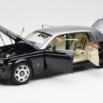 Rolls-Royce Phantom VII EWB Черен и Сребрист Kyosho 1:18 - image 2 of 8