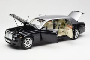 Rolls-Royce Phantom VII EWB Черен и Сребрист Kyosho 1:18 08841BKS Метал — снимка 2 от 8