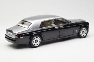 Rolls-Royce Phantom VII EWB Черен и Сребрист Kyosho 1:18 08841BKS Метал — снимка 3 от 8