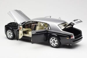 Rolls-Royce Phantom VII EWB Черен и Сребрист Kyosho 1:18 08841BKS Метал — снимка 5 от 8