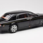 Rolls-Royce Phantom VII EWB Diamond Черен Kyosho 1:18 - image 3 of 8